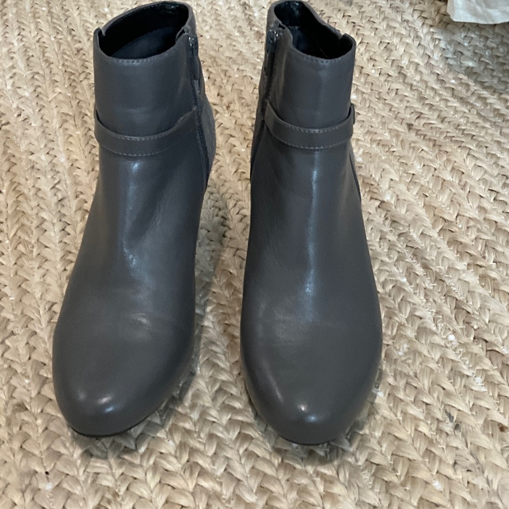 Easy Spirit Gray Ankle Booty